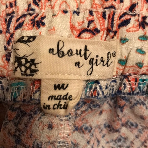 Sheer Aztec shorts - Picture 3 of 3